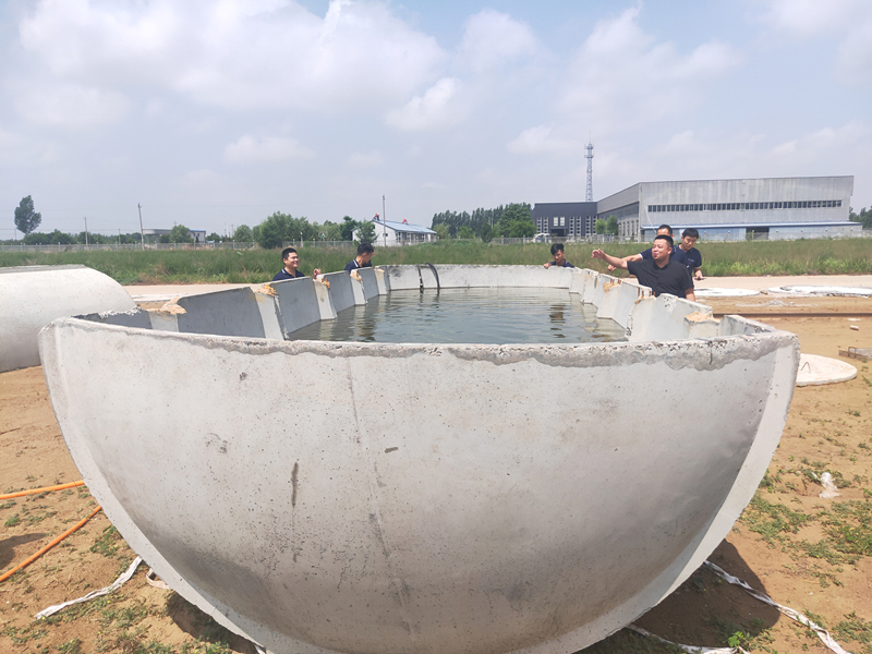 水泥化粪池