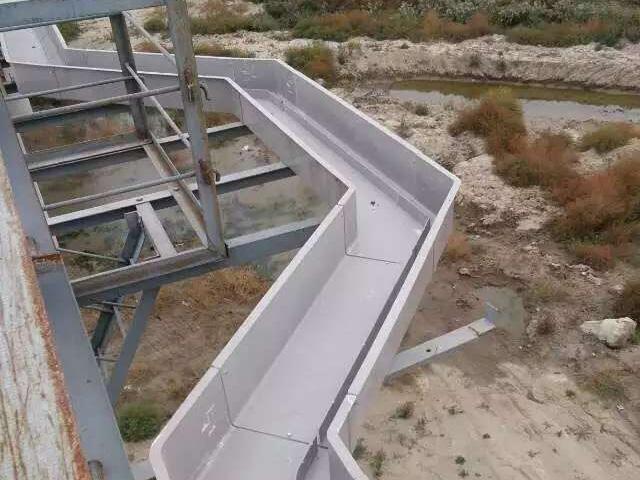 模压桥架
