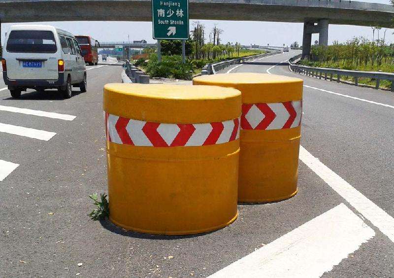 玻璃钢防撞桶